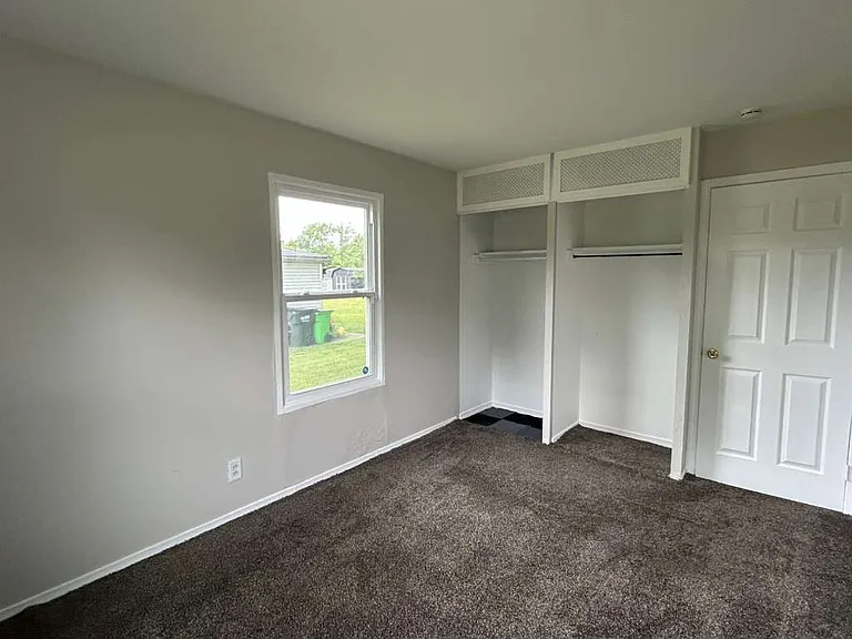 23345 Comstock Rd — Photo 17