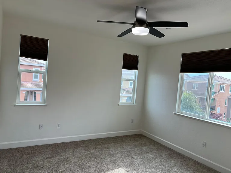 1617 Lee Way — Photo 13