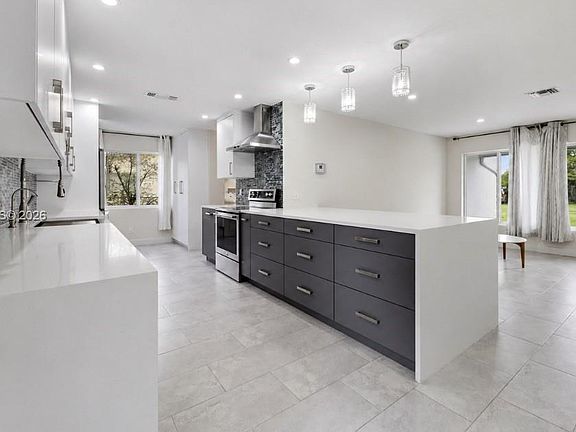 5th image of 2631 NW 47th Ave