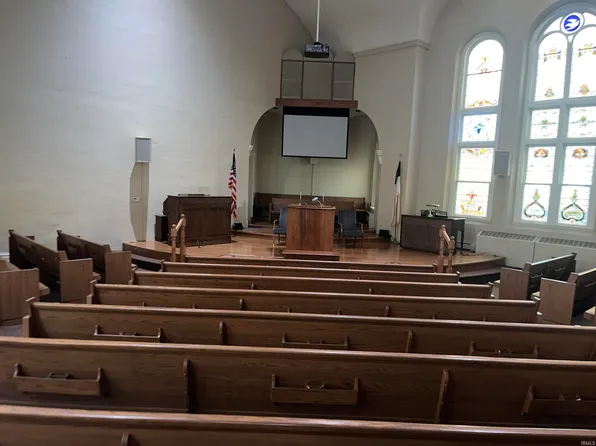 100 W Line St, Geneva, IN 46740