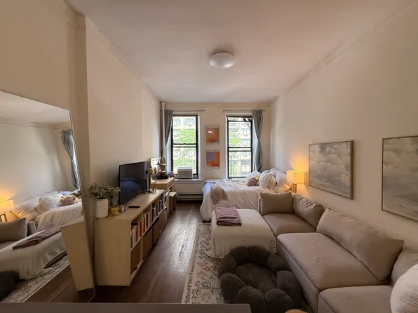 478 3rd Avenue image 1 of 6