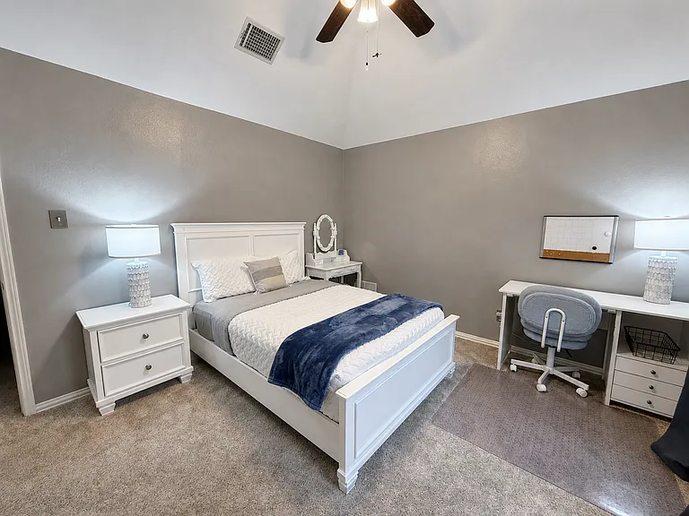 1740 Forest Glen Dr — Photo 22