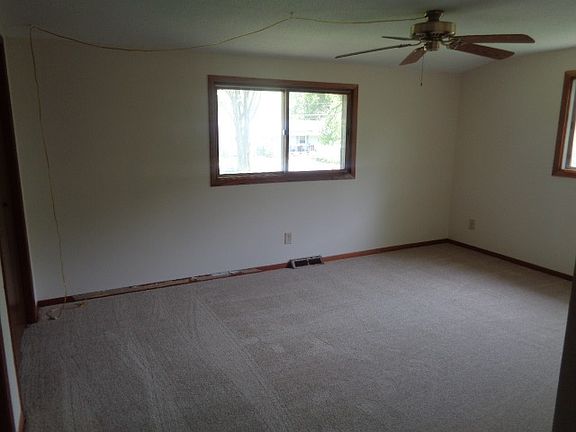 4th image of 11144 Hillside Dr