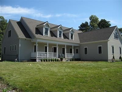 NEW in Barnstable Village!