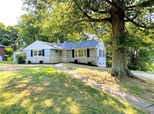 1198 Overlook Dr, Washington, PA 15301