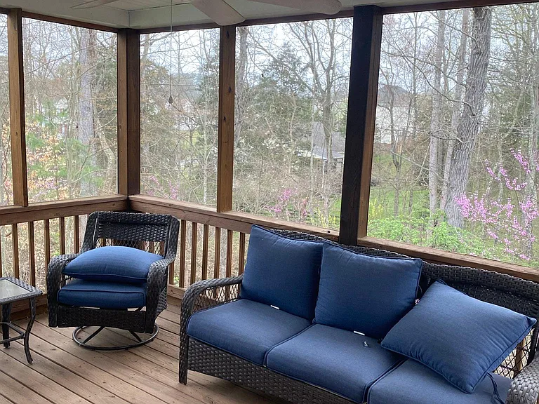 102 Cabells Ct — Photo 15
