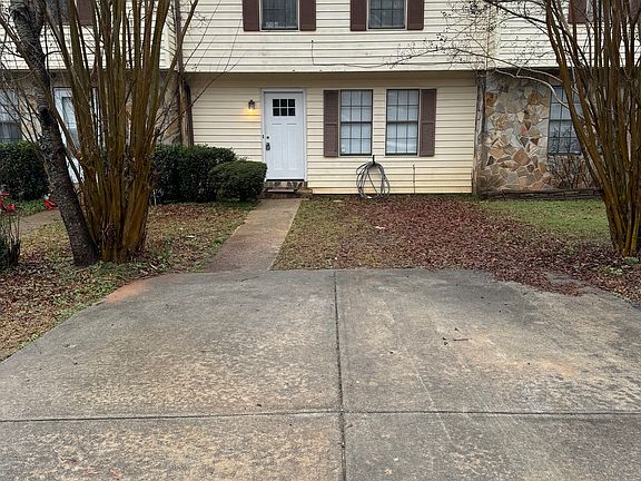 5th image of 4040 Laurie Jo Dr SW
