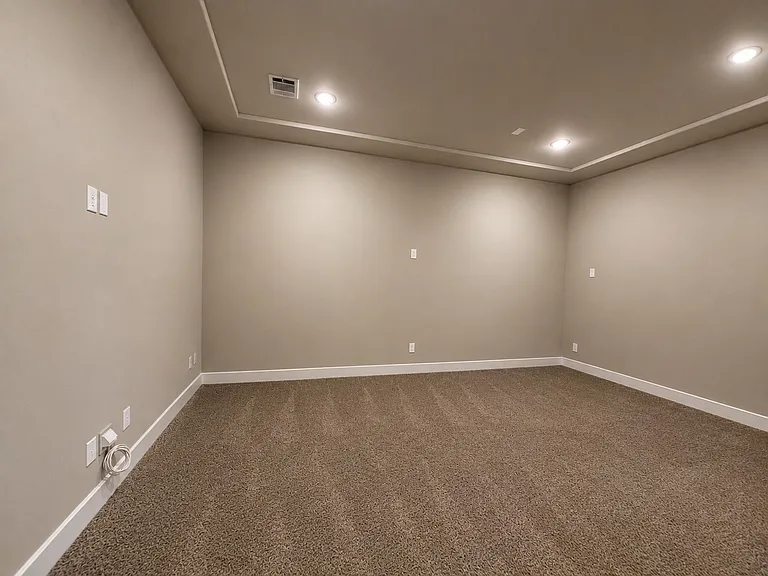 350 Pearland Dr — Photo 13