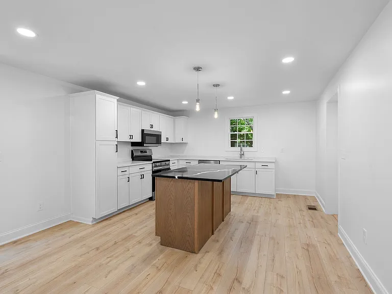 2828 Georgia Ave #A — Photo 12