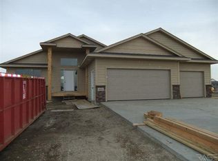 600 Cedar Cir, Harrisburg, SD 57032
