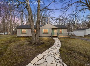 2653 Simpson Dr, Rochester Hills, MI 48309
