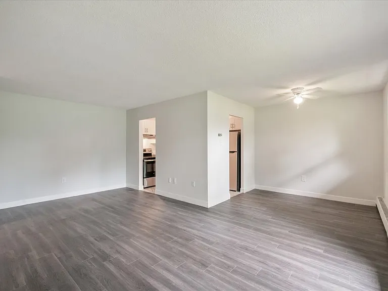 1202 Pontiac Ct — Photo 11