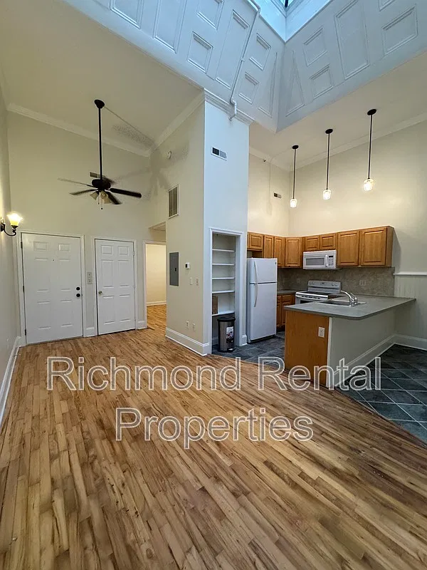1 bed, 1.0 bath, 640 sqft, $1,295 — Photo 2