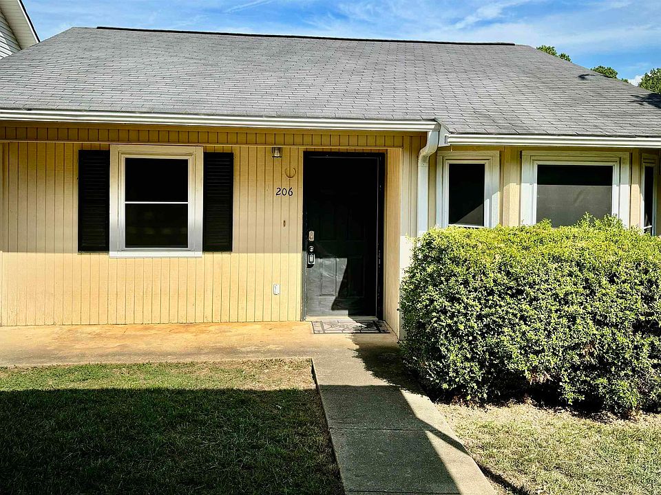 1st image of 206 Rockyreef Cir