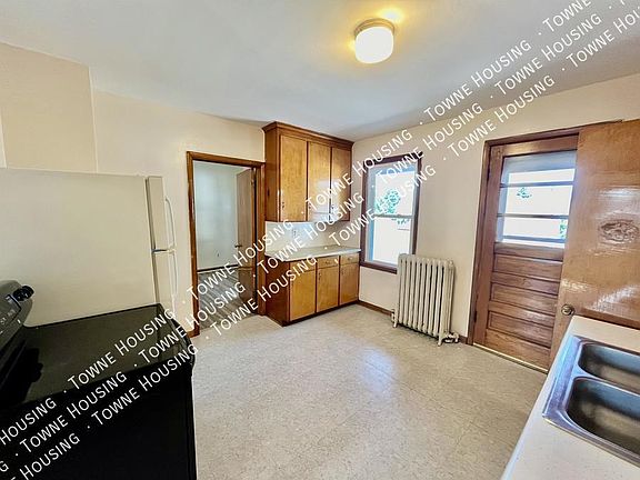 3rd image of 2253 Niagara St APT 5
