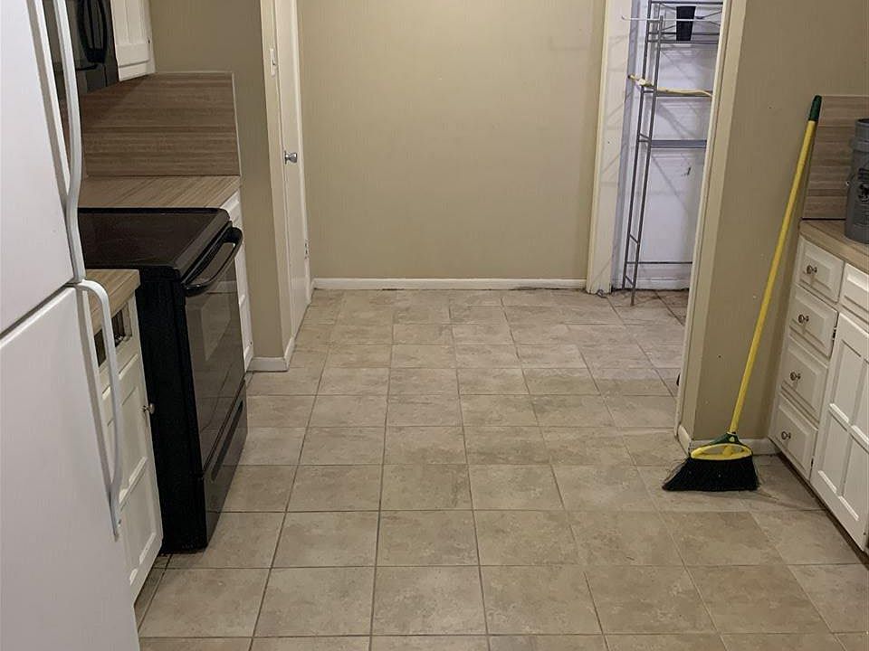 2nd image of 2316 Aberdeen Dr