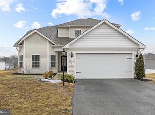 300 Headwaters Dr, Falling Waters, WV 25419