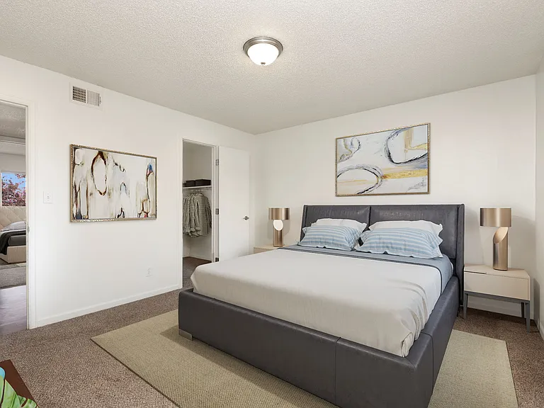 Lakemont Apartments — Photo 23