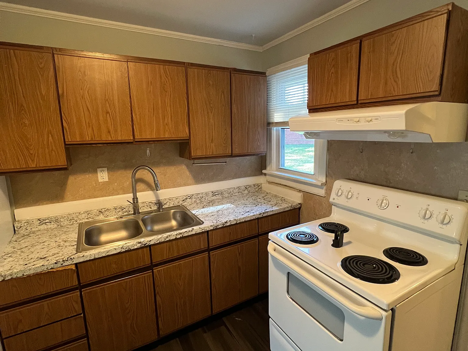 2 bed, 750 sqft, $1,375 — Photo 4