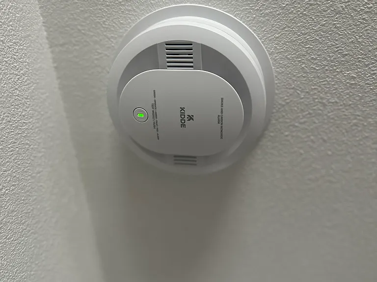 Carbon Monoxide and Smoke Detector 1 of 4