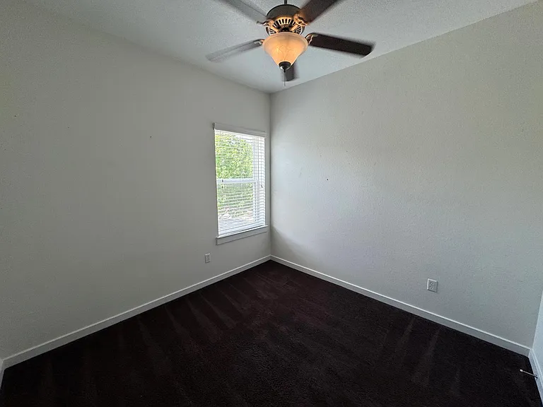 2033 Philomena St — Photo 14