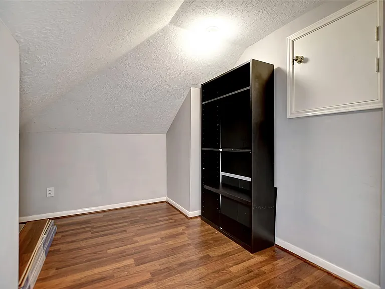 1709 Orlando St — Photo 33