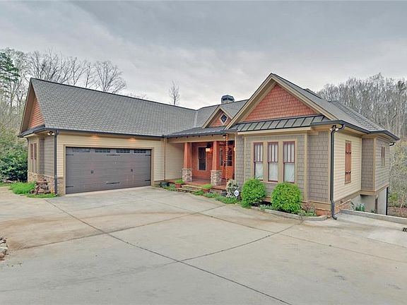 2nd image of 9 Moreland Heights Ct