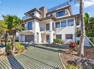 6605 Gulf Dr, Holmes Beach, FL 34217