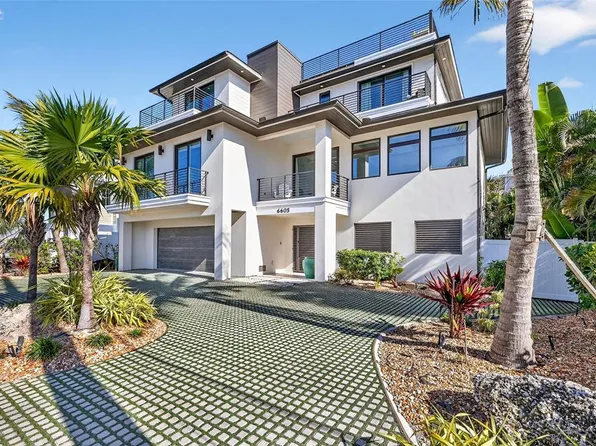 6605 Gulf Dr, Holmes Beach, FL 34217