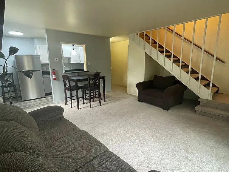 526 Linden St — Photo 22