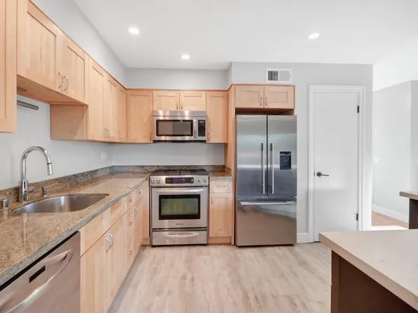 988 S Arnold Way, Half Moon Bay, CA 94019