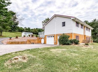 4267 Piney Woods Rd, Christiansburg, VA 24073