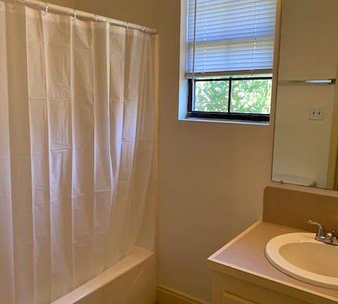 5th image of 3718 Kerry Cir