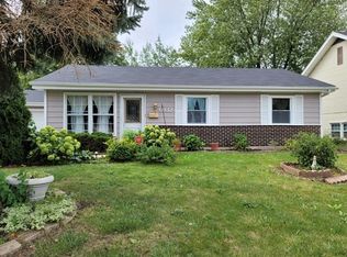 6932 Chestnut St, Hanover Park, IL 60133