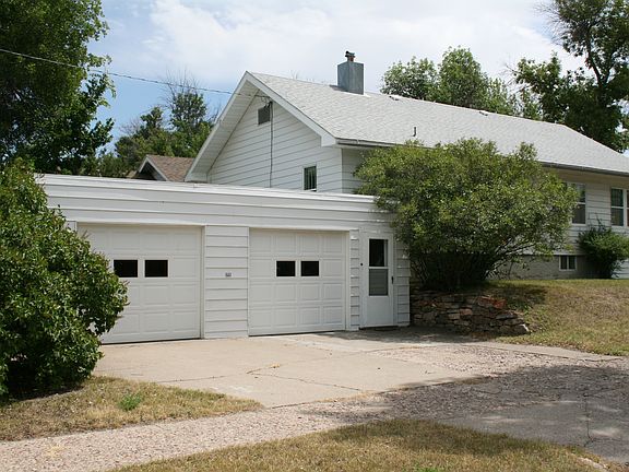 Side view of attached garage