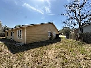 3rd image of 110 Charles Dr