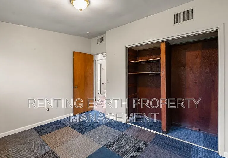6452 Evergreen Blvd — Photo 17