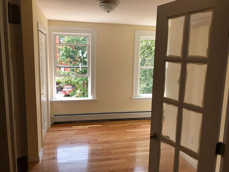 290 4th St #3 — Photo 8