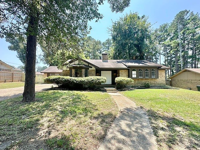 1st image of 10803 Knollwood Dr