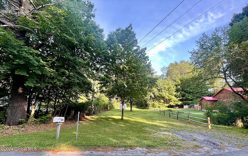 3rd image of 865 Lake Avenue