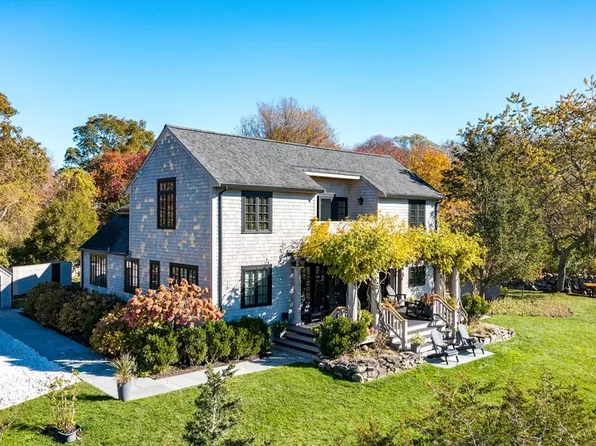 17 Robbins St, Westport, MA 02790