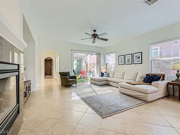 5th image of 1039 Via Di Olivia St