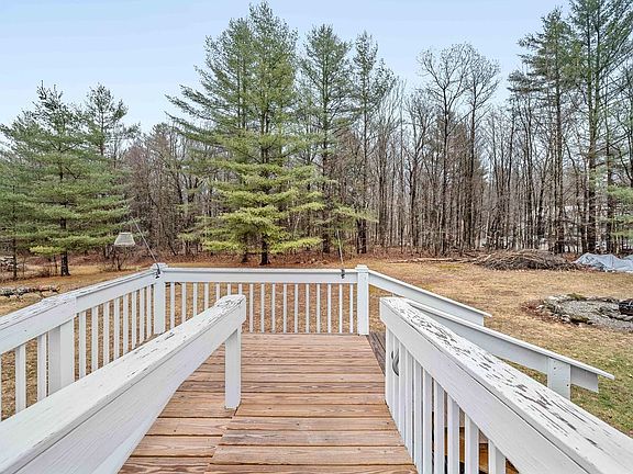 4th image of 96 Lower Pines Road