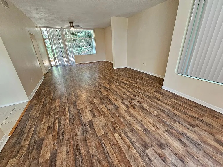 2818 SW 2nd Ave — Photo 13