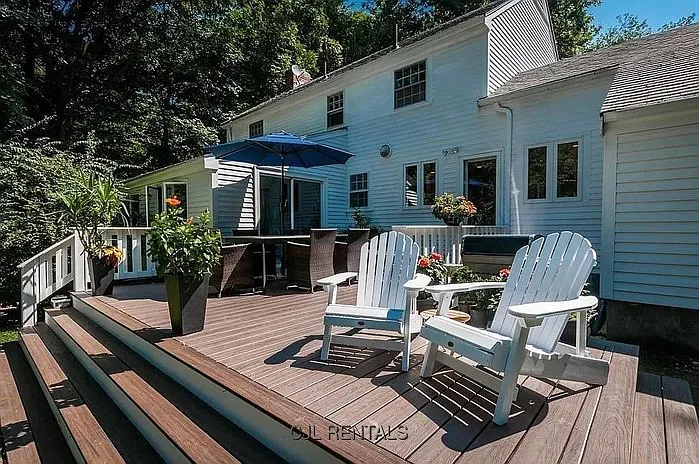 35 Bay State Rd — Photo 2