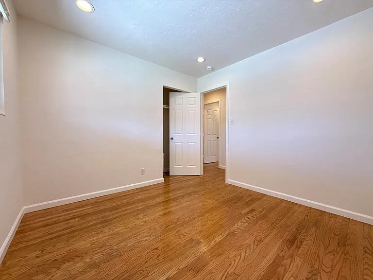 35930 Vinewood St — Photo 24