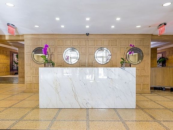 4th image of 305 E 86th St #10G