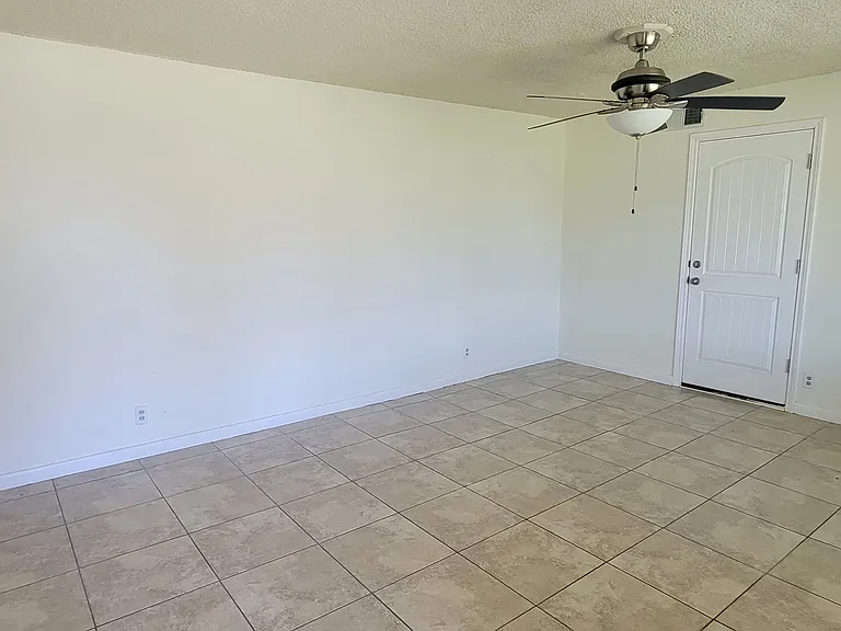 1305 Yates Dr — Photo 9
