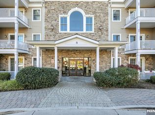 5 Tenakill Park #217, Cresskill, NJ 07626