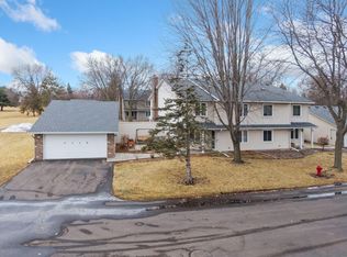 9368 Ranchview Ln N, Maple Grove, MN 55369